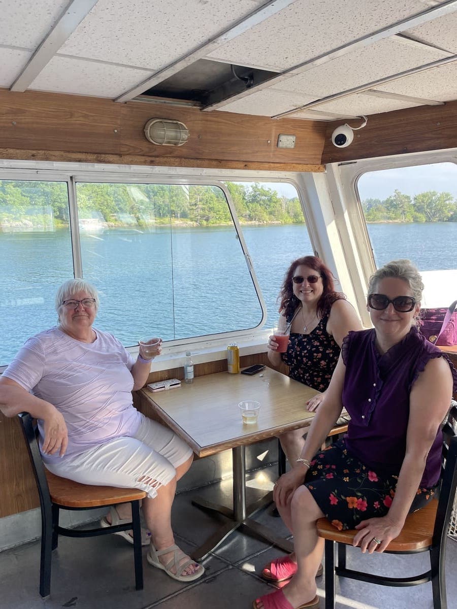 3 ladies on a cruisse